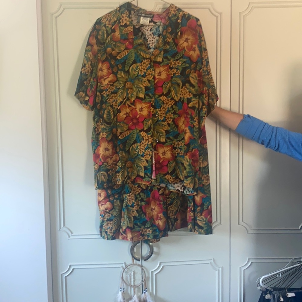 Multicolor button up shirt and elastic shorts set